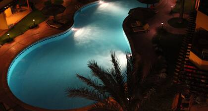 Pool View Apart At British Resort 221