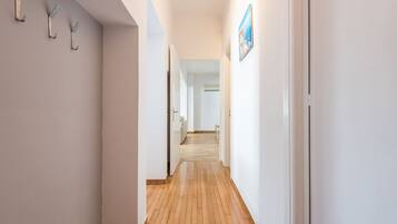 Apartment | Living area | Flat-screen TV