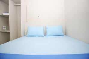 Basic Room, Non Smoking | Free WiFi - Kamar Keluarga Syariah Johar Baru (Jakarta)