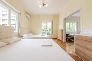 Căn hộ | Bàn ủi/dụng cụ ủi quần áo, bộ trải giường 