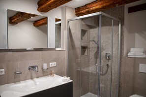 Free toiletries, hair dryer, towels - Schuberth's am Schloss (Buttenheim)