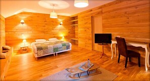 Suite superior, habitaciones comunicadas, vistas a la piscina (Ambre) | Decoración individual, cortinas opacas, wifi gratis y ropa de cama