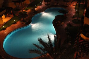 2 outdoor pools, pool umbrellas, sun loungers - Pool View Apart At British Resort 252 (Hurghada)