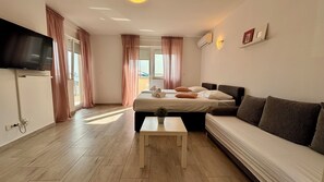 Apartamento, 2 habitaciones (AVV) | 1 dormitorio, caja fuerte, sistema de insonorización y cunas (de pago)