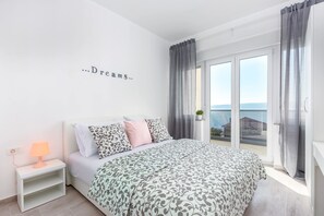 In-room safe, soundproofing, cots/infant beds, free WiFi