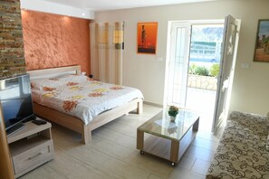 Classic Studio, 1 King Bed with Sofa bed, Non Smoking, Mountain View | Individually decorated, individually furnished, soundproofing - Apartments R. (Tivat)