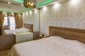 Deluxe Apartment, 3 Bedrooms, Sea View | Individually decorated, individually furnished, soundproofing