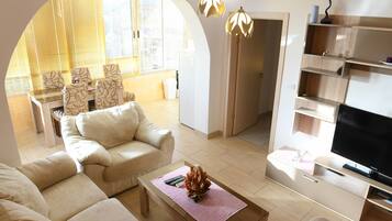 Comfort Apartment, 1 King Bed with Sofa bed, Non Smoking, City View | Individually decorated, individually furnished, soundproofing