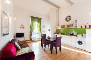 Design Apartment, 1 Bedroom (Donatello) | Living room | Flat-screen TV - Flospirit - Apartments Largo Annigoni (Florence)