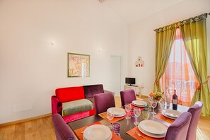 Appartamento Design, 1 camera da letto (Donatello) | Area soggiorno | TV a schermo piatto