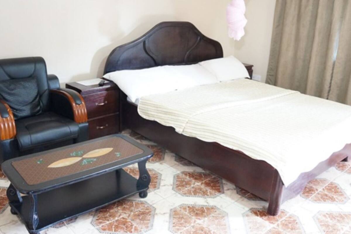 Desk, blackout curtains, free WiFi, bed sheets
