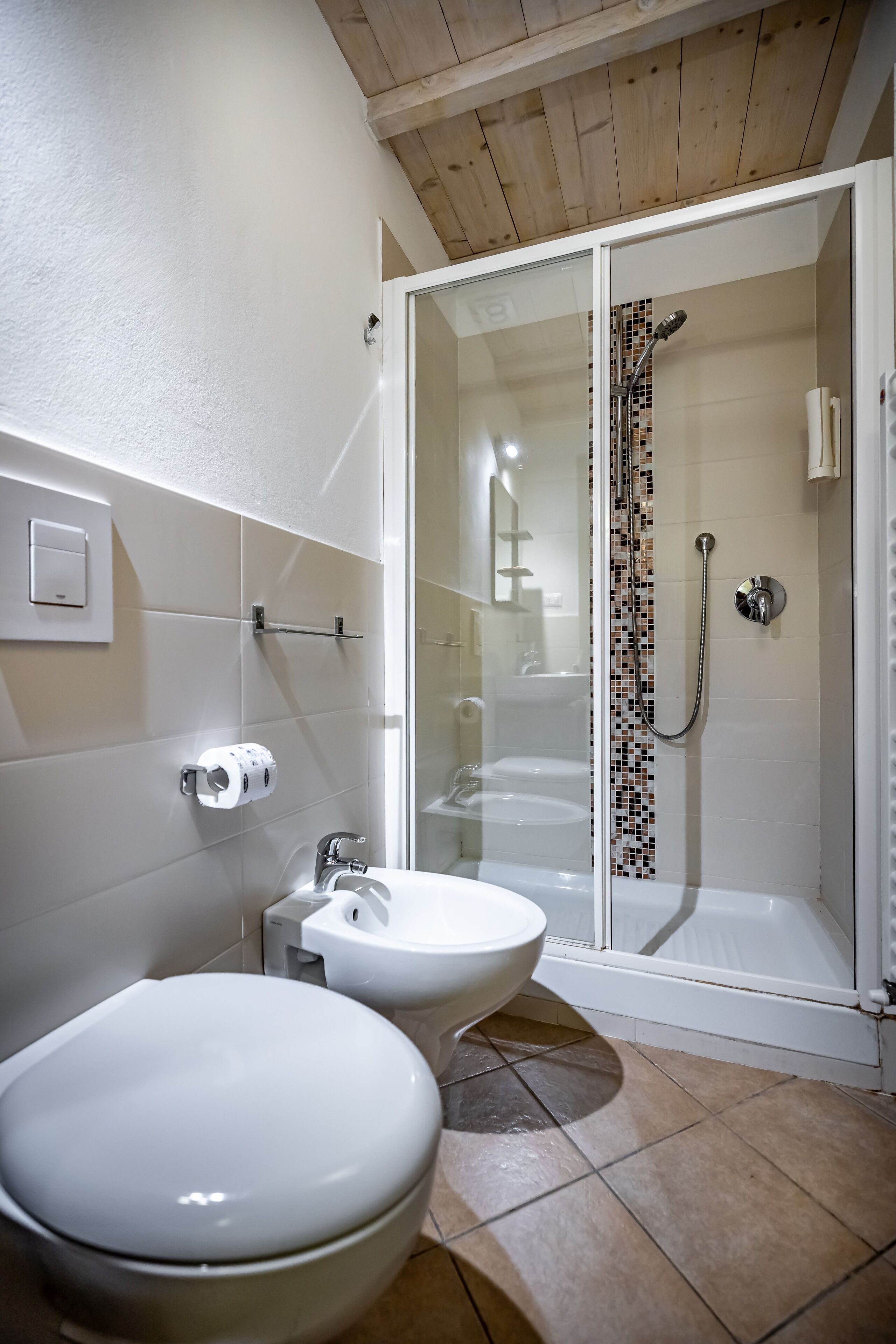 Bagno | Doccia, soffione a pioggia, asciugacapelli, bidet