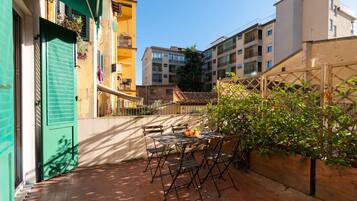 高级公寓, 2 间卧室 | 露台