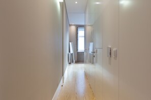 Appartamento Premium, 1 camera da letto, non fumatori, vista città (2) | 1 camera, con arredamento individuale, una scrivania, tende oscuranti