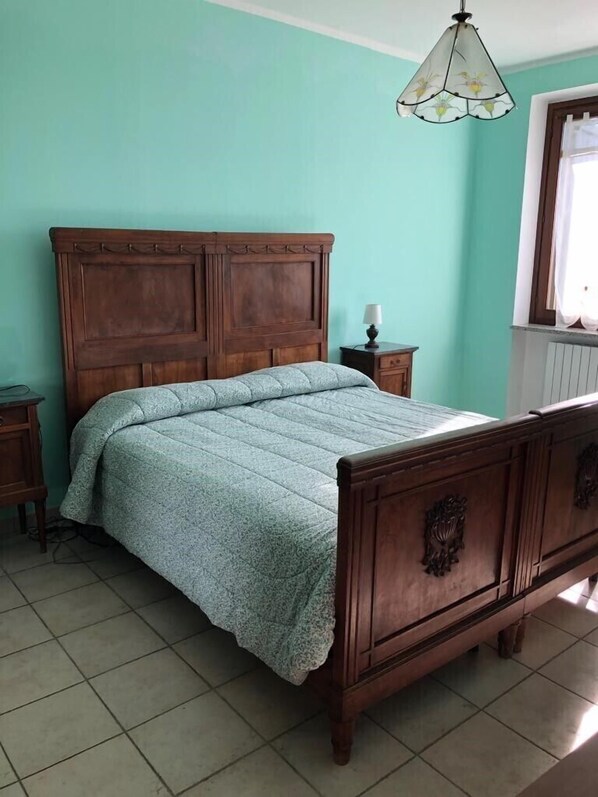 Doppelzimmer | Babybetten, Zustellbetten, kostenloses WLAN, Bettwäsche