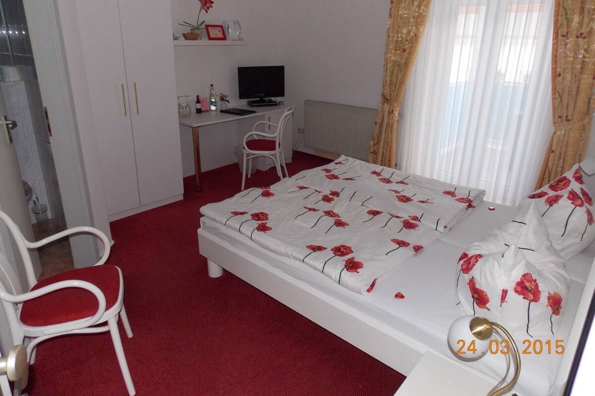 Comfort Room, Balcony | Katil bayi/kot (surcaj)
