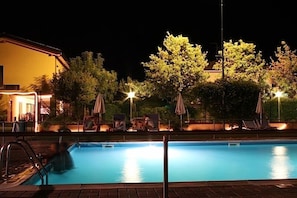 Seasonal outdoor pool