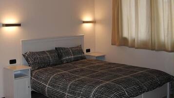 Quadruple Room | Free WiFi, bed sheets, wheelchair access