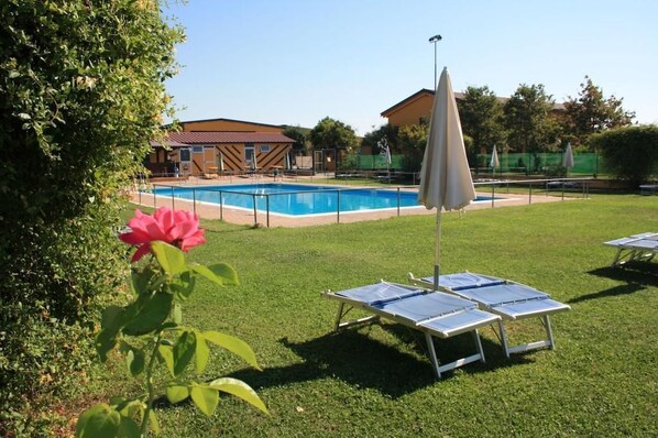 Piscine extérieure (ouverte en saison)