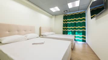 Apartment | Desk, laptop workspace, iron/ironing board, free WiFi