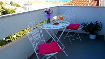 Studio, Pool View | Balcony