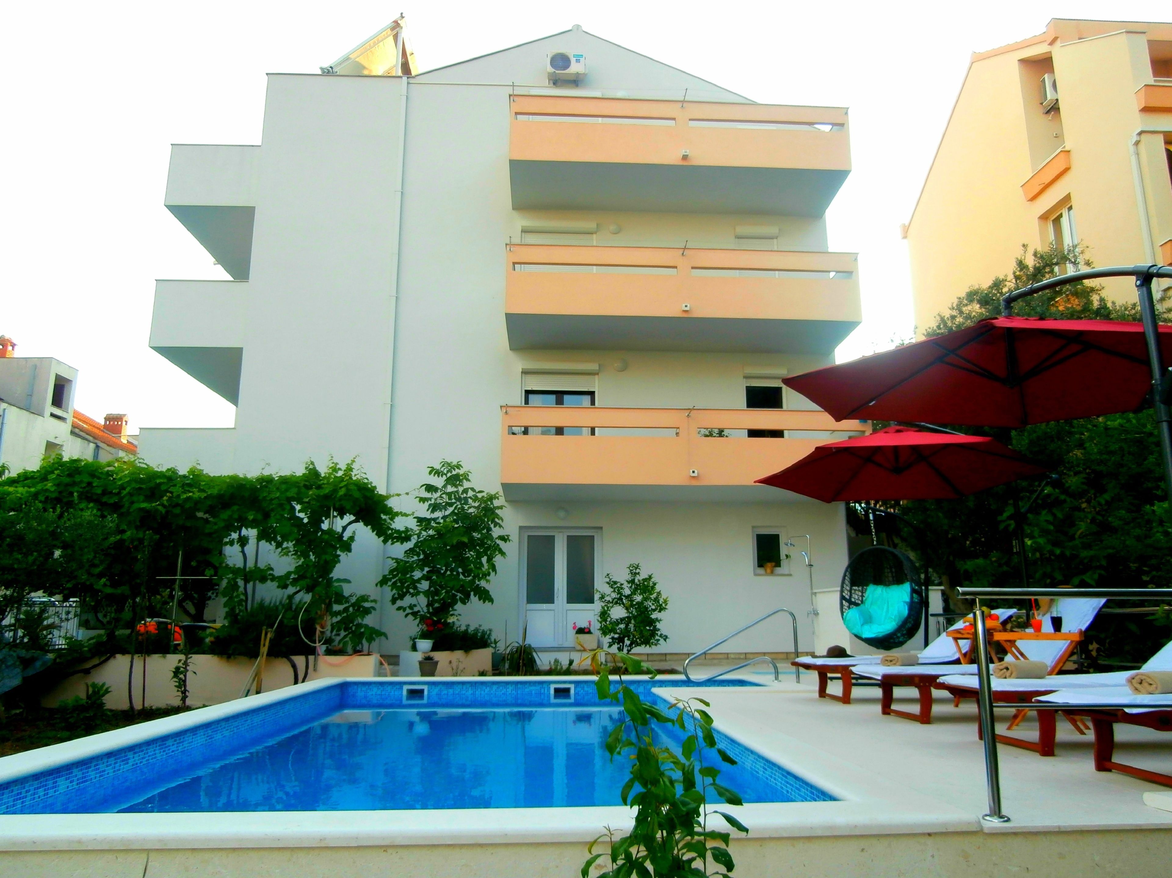 숙박 시설 정면