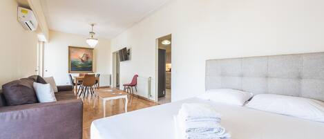 Free WiFi, bed sheets