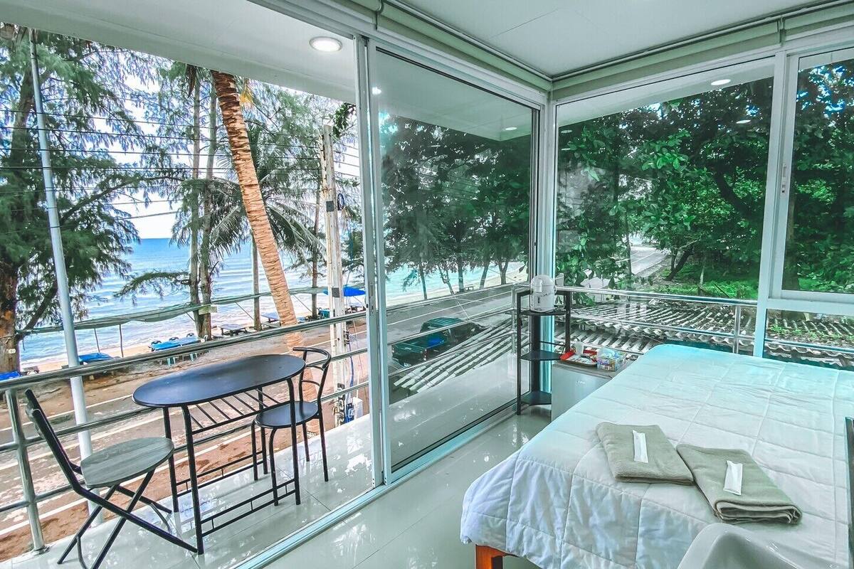 Standard Room with Sea View | Vista del balcón