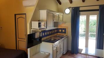 Private kitchenette