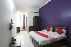 Double or Twin Room | Free WiFi, bed sheets - OYO 19664 Aman Hotel (Noida)