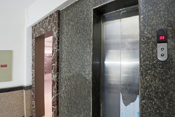 Lobby - OYO 19664 Aman Hotel (Noida)