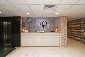 Reception - OYO 26911 Kcg Hotels (New Delhi)