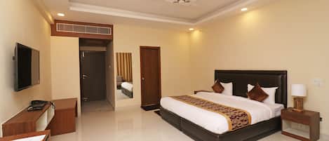 Deluxe Double or Twin Room, 1 King Bed | Free WiFi
