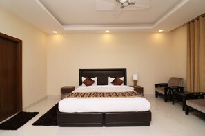 Deluxe Double or Twin Room, 1 King Bed | Free WiFi