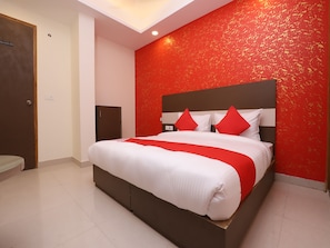 Classic Double or Twin Room | Laptop workspace, bed sheets - OYO 19687 Hotel Airway (New Delhi)