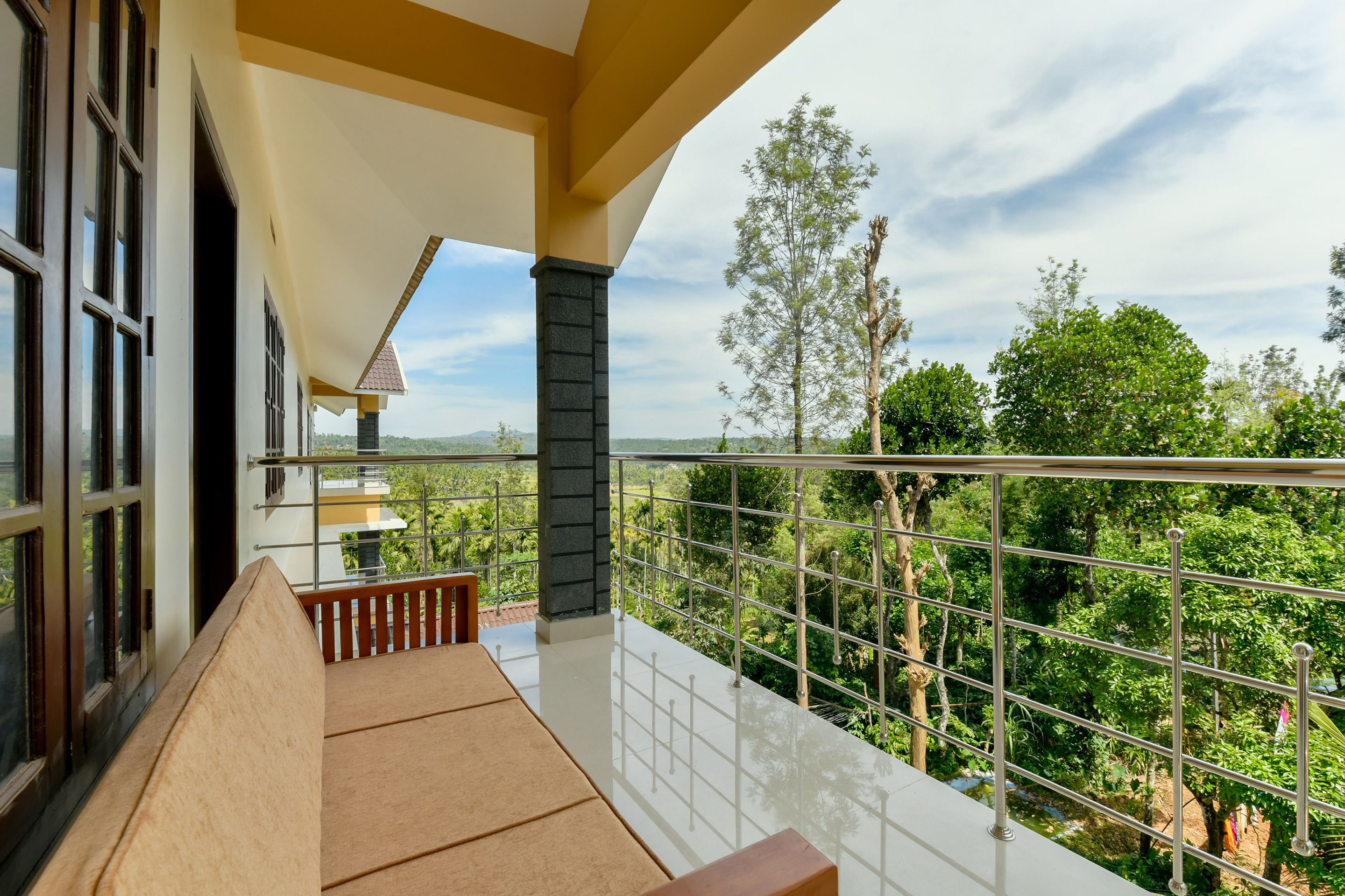 Double or Twin Room | Balcony