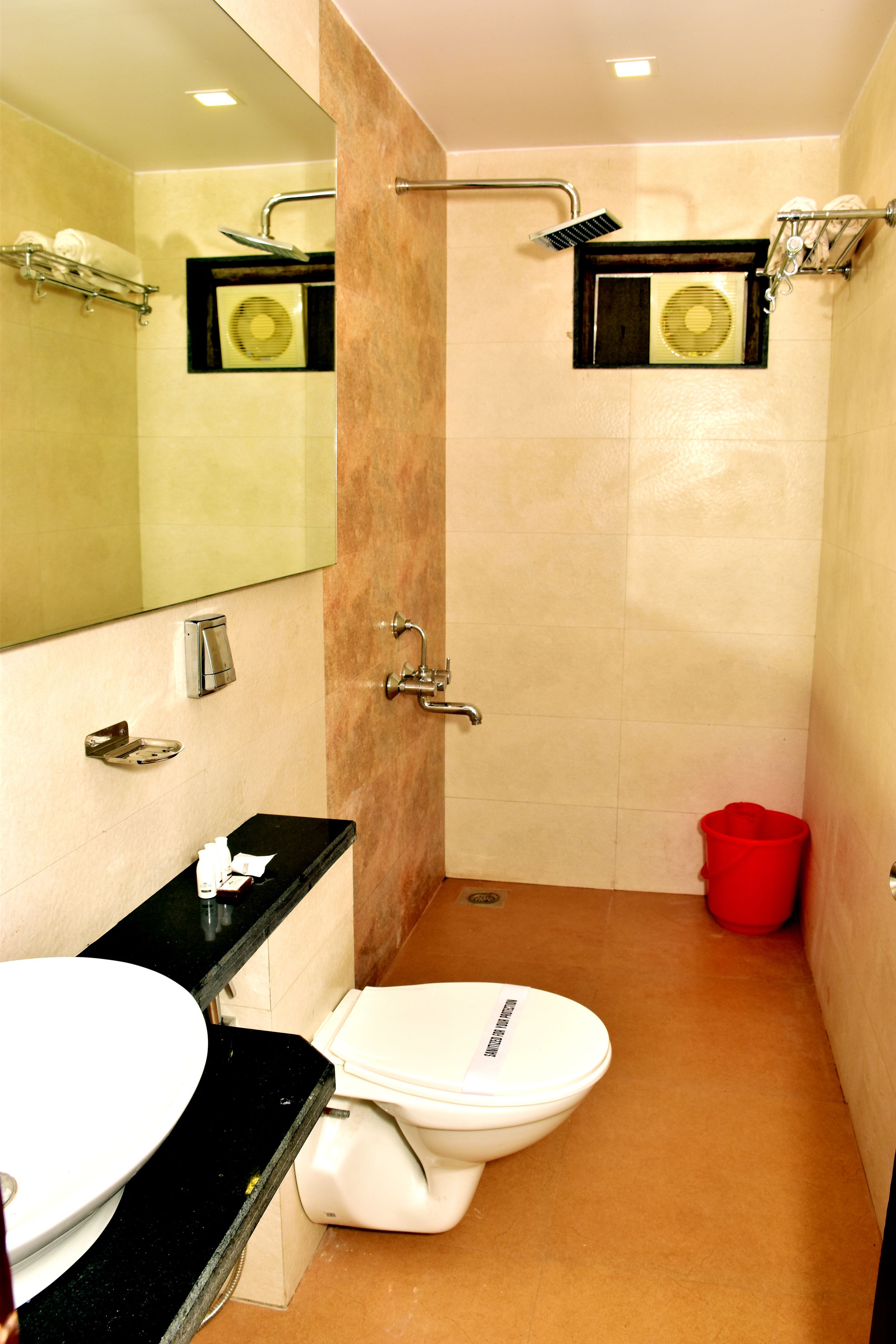 Phòng đôi Deluxe, không hút thuốc | Phòng tắm | Buồng tắm vòi sen 