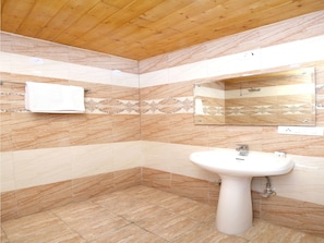Quarto casal ou duplo | Banheiro | Produtos de toalete grátis, toalhas de banho