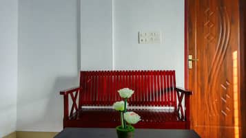 Double or Twin Room | Living room