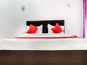 Double or Twin Room | Free WiFi - OYO 18325 Elvin De Mar (Calangute)