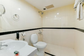 Free toiletries, towels - OYO 23587 M-star Heritage Hotel P Ltd (Kanayannur)