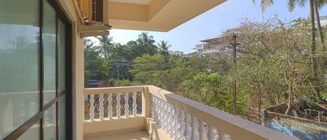 Double or Twin Room | Balcony