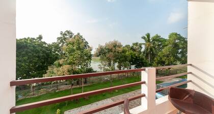 OYO 22532 Purple Lake View