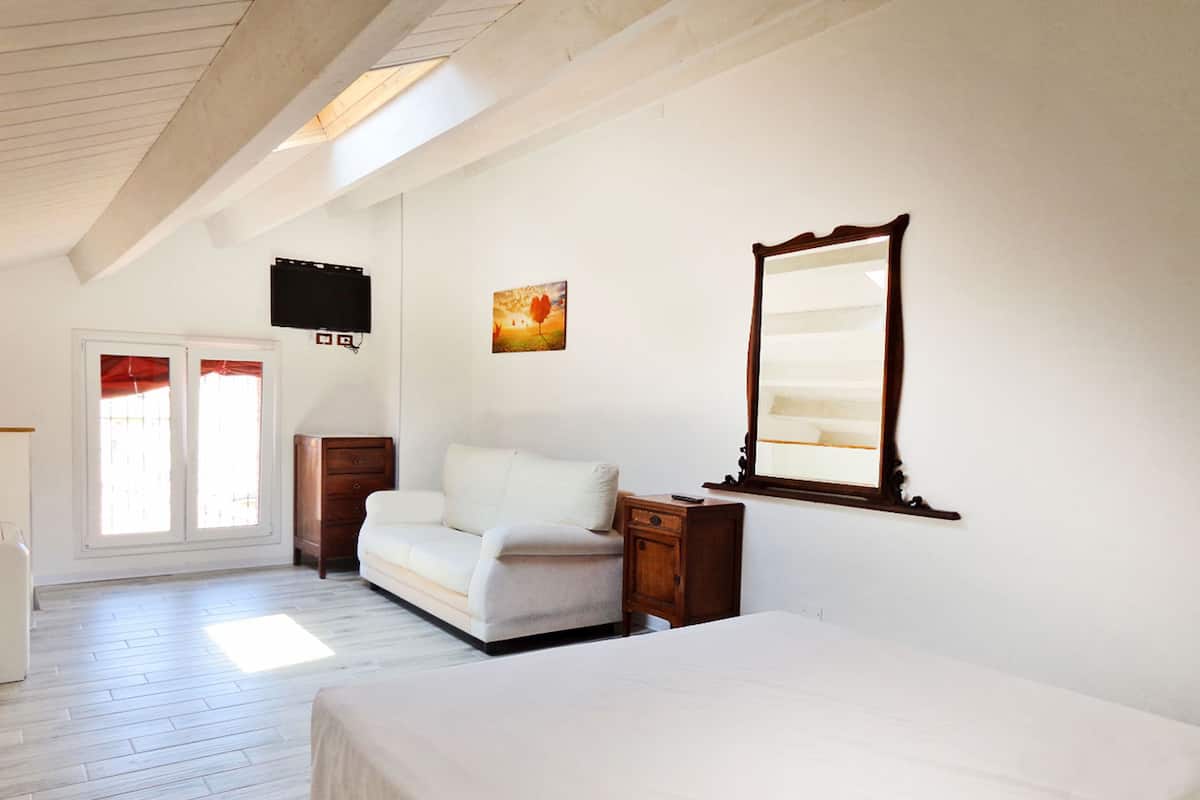 Superior Apartment | 1 bedroom, free WiFi, bed sheets