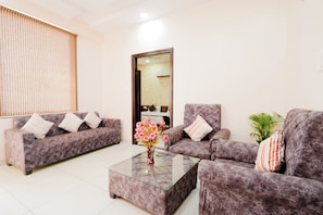 Club Room | In-room safe, desk, free WiFi, bed sheets - Hotel Olive Greens (Jaipur)