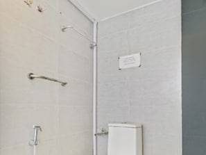 Double or Twin Room | Bathroom