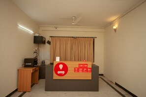 Reception - OYO 24150 SilverKey Egmore (Chennai)