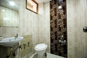 Kostenlose Toilettenartikel, Handtücher