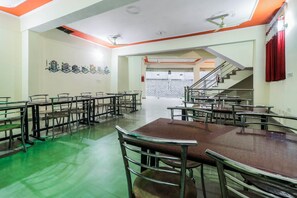 Restaurant - OYO 24228 Hotel Hans (Jaipur)