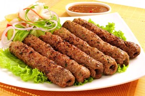 فطور أوروبي مجانًا يوميًا